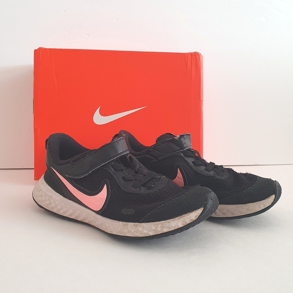 Nike Revolution 5 Girls Black Pink Sneakers Size 13.